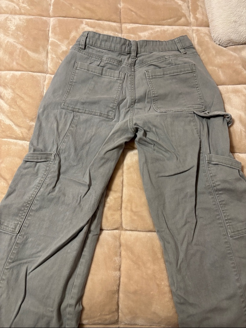 Woman Olive Green Cargo Work Pants - Picture 4 of 4